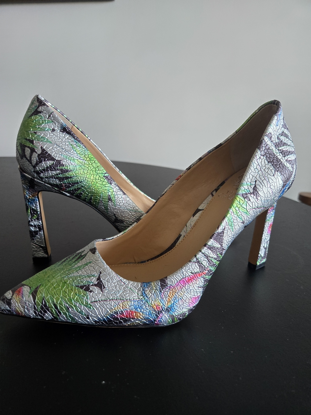 Vince Camuto Metallic Crackled Tropical Palm Print Pumps Pointed Toe Heels 9M